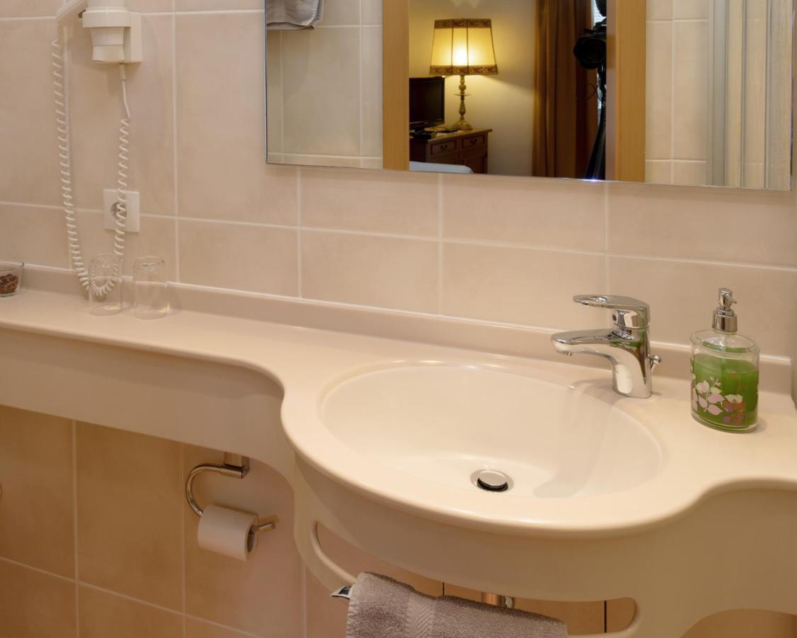 Hotel Gasthaus Adler Glottertal Bagian luar foto
